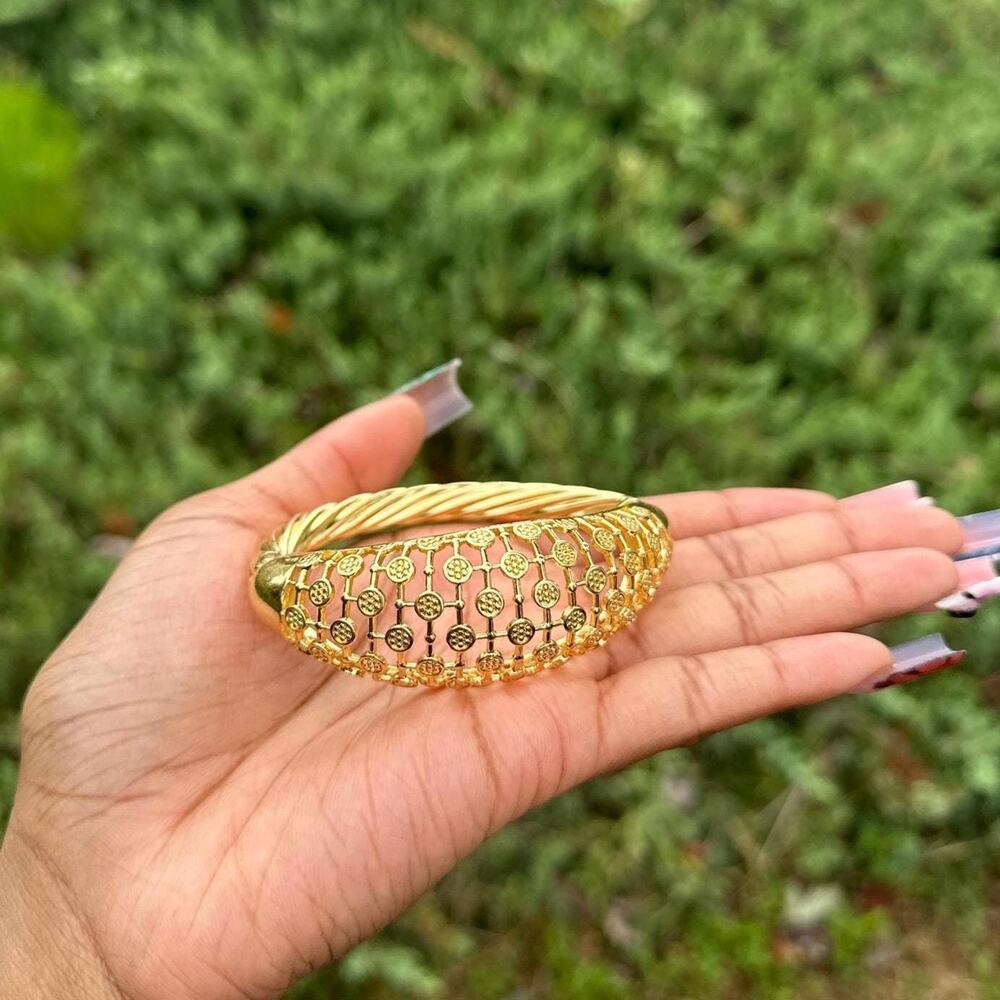 Rare Vintage gold bangle bracelet set